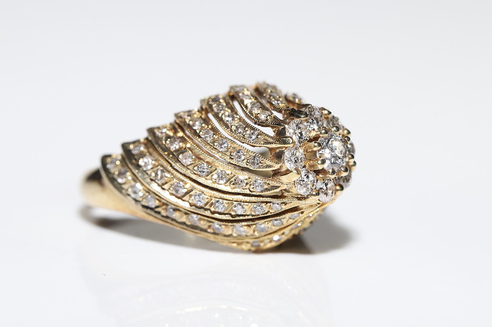 Vintage Circa 1970s 18k Gold Natural Diamond Decorated Strong Ring  For Sale 4