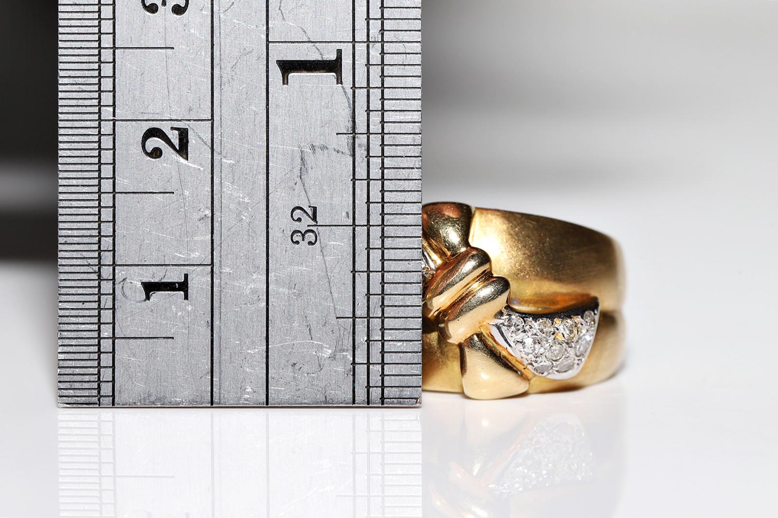 Vintage Circa 1970er Jahre 18k Gold Natürlicher Diamant Dekorierter starker Ring im Angebot 4