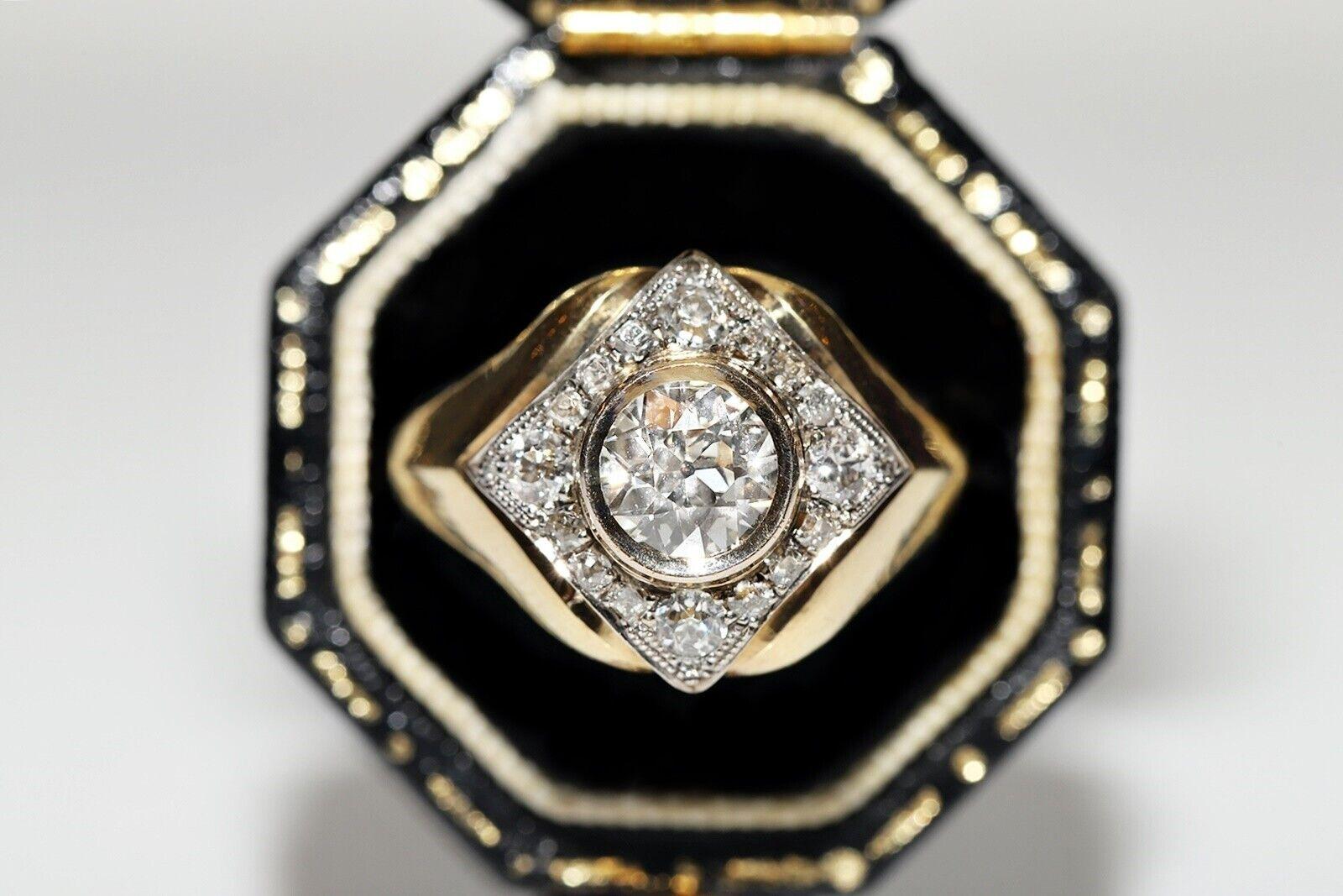Vintage Circa 1970s 18k Gold Natural Diamond Decorated Strong Ring For Sale 4