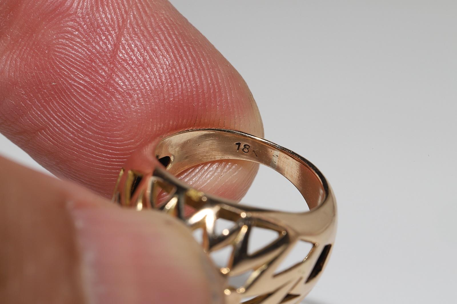 Anillo Fuerte Vintage Circa 1970s Oro 18k Decorado con Diamantes Naturales en venta 6