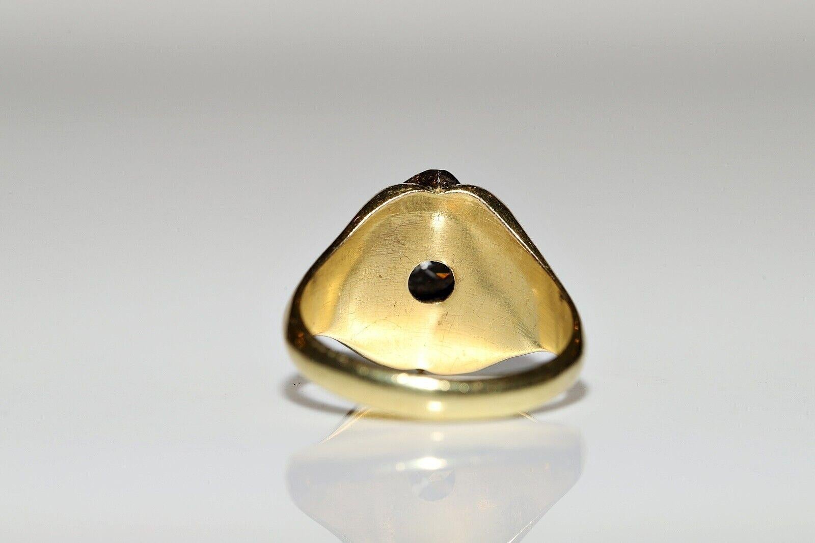 Retro Vintage Circa 1970s 18k Gold Natural Diamond Decorated Strong Ring For Sale