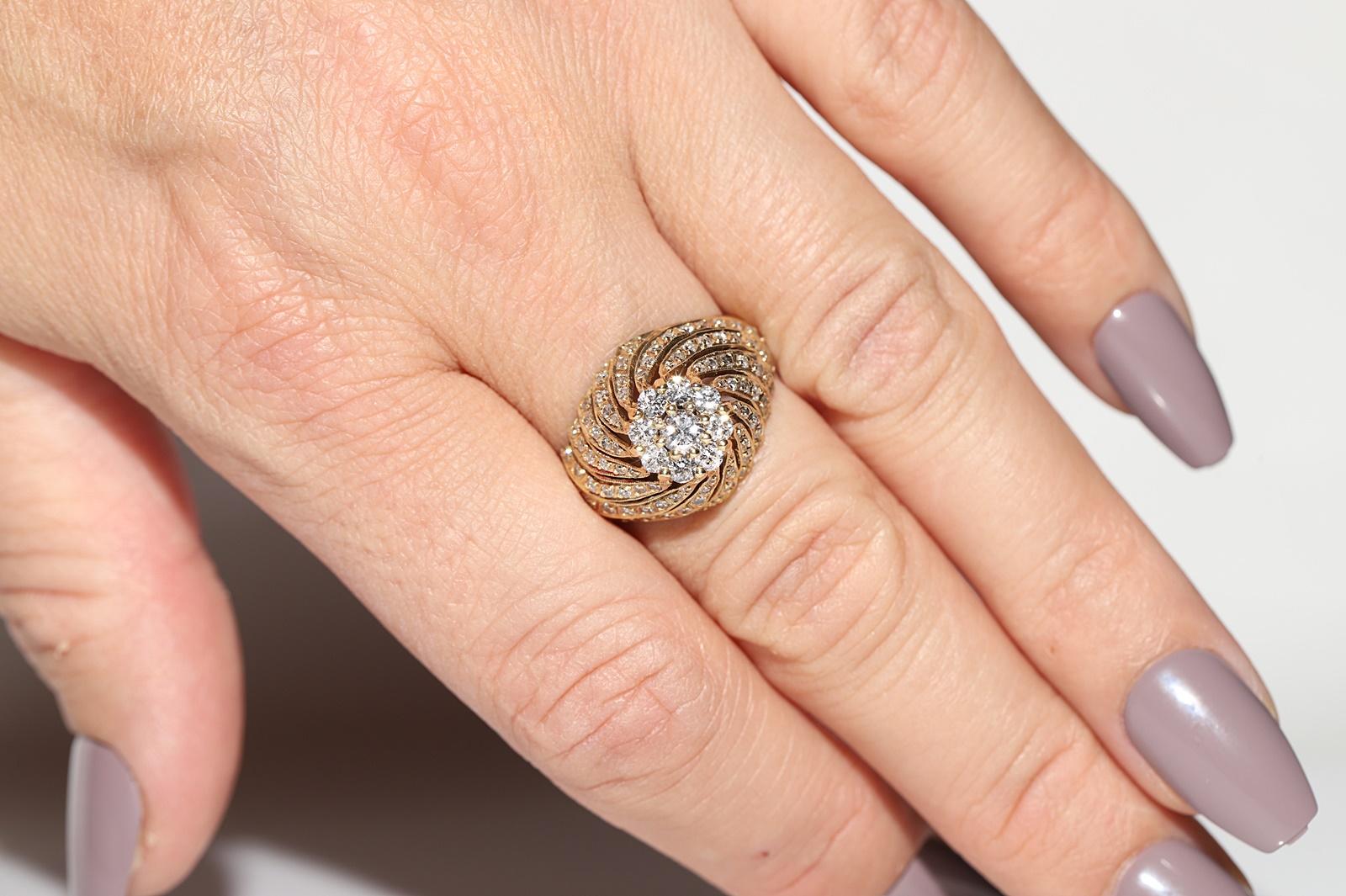 Rétro Anello forte in oro 18k con diamanti naturali decorati, CIRCA ANNI 70 in vendita
