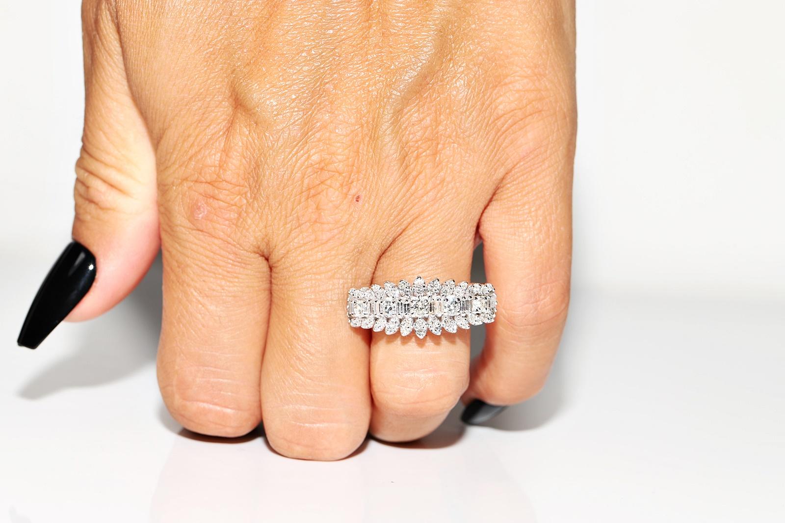 Taglio brillante Anello forte in oro 18k con diamanti naturali decorati, CIRCA ANNI 70 in vendita