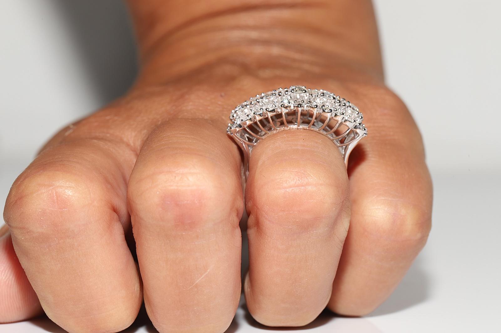 Anello forte in oro 18k con diamanti naturali decorati, CIRCA ANNI 70 in vendita 1