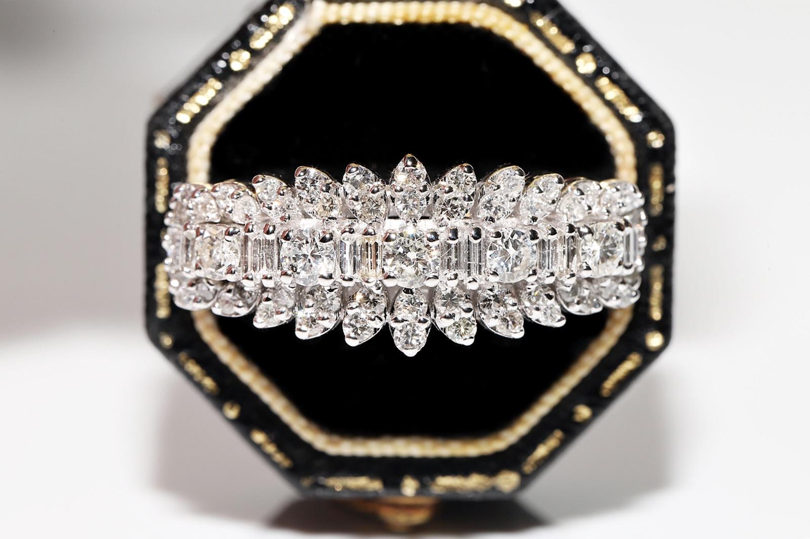 Anello forte in oro 18k con diamanti naturali decorati, CIRCA ANNI 70 in vendita 2