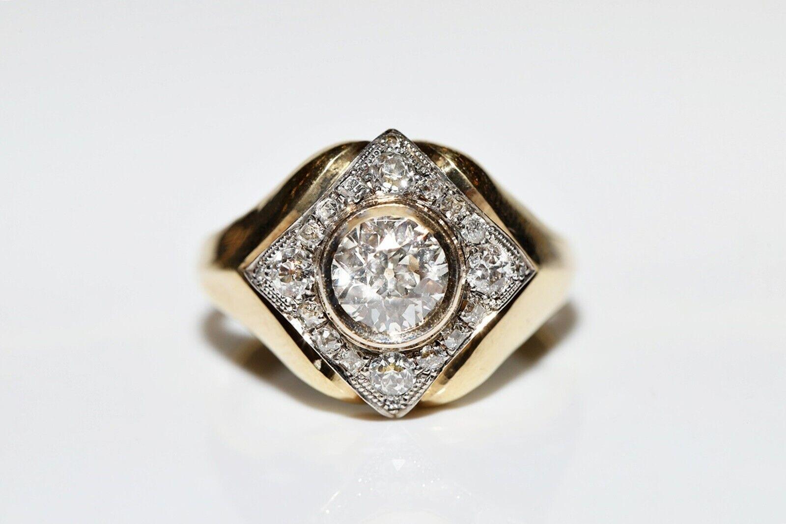 Vintage Circa 1970s 18k Gold Natural Diamond Decorated Strong Ring For Sale 3