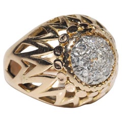 Anillo Fuerte Vintage Circa 1970s Oro 18k Decorado con Diamantes Naturales