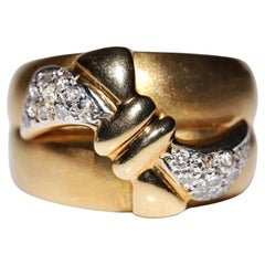 Vintage Circa 1970s 18k Gold Natural Diamond Decorated Strong Ring