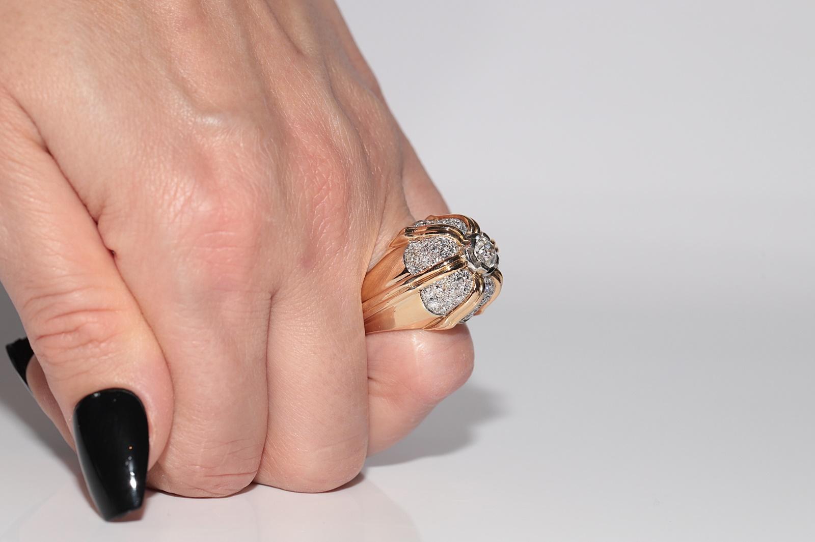 Vintage Circa 1970s Anillo TANQUE Fuerte Decorado con Diamantes Naturales en Oro de 18k en venta 11