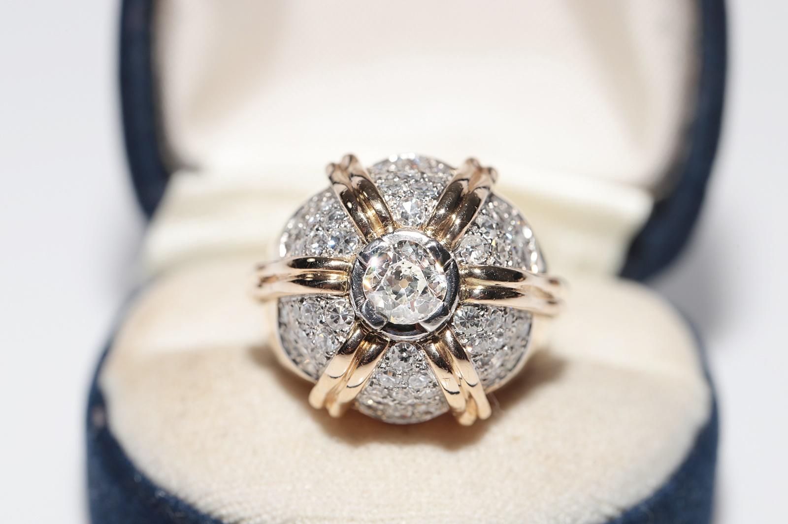 En muy buen estado.
El peso total es de 19,6 gramos.
Totalmente es diamante talla antigua principal de unos 0,80 ct.
Totalmente es lateral diamante talla única 1,20 ct.
El diamante tiene un color general G-H y una pureza vs-s1.
La talla del anillo