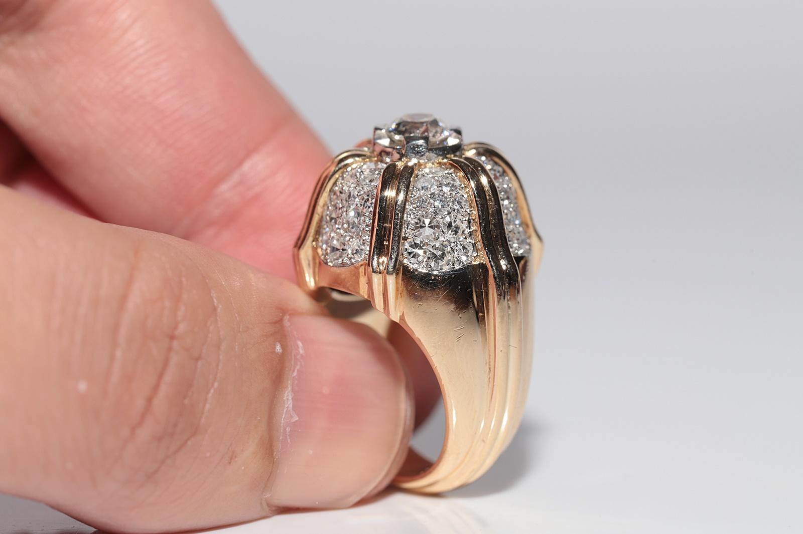 Vintage Circa 1970s Anillo TANQUE Fuerte Decorado con Diamantes Naturales en Oro de 18k en venta 3