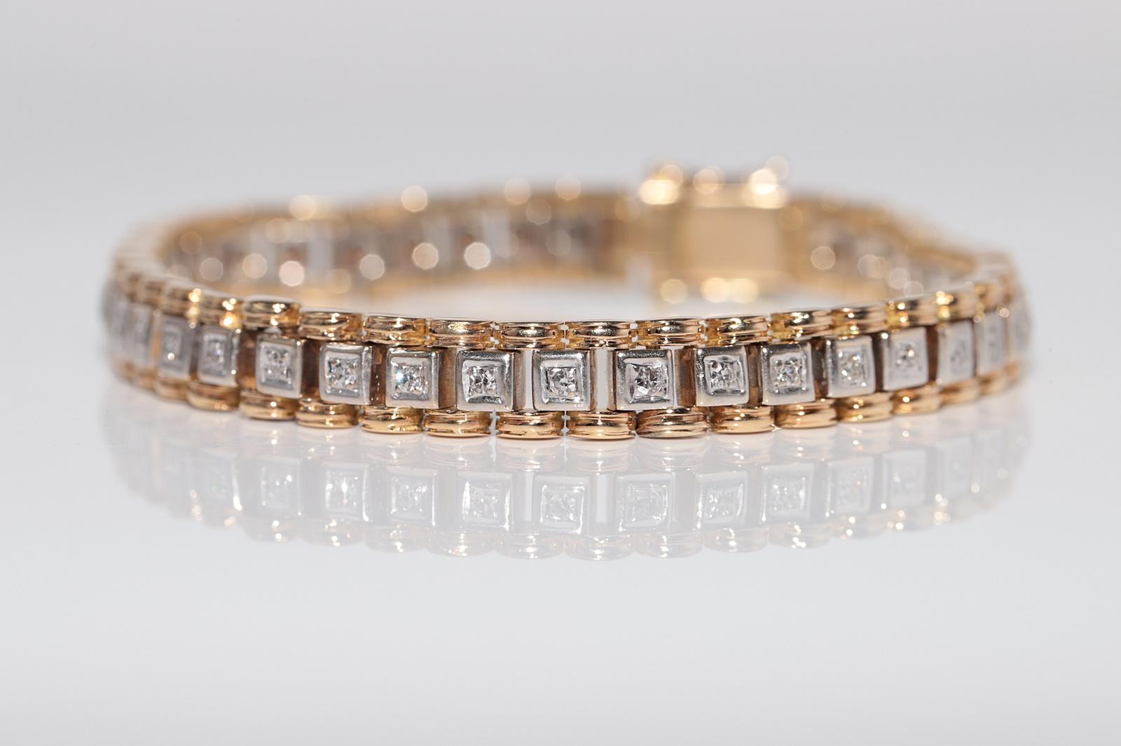 Vintage Circa 1970er Jahre 18k Gold Natürliches Diamant Dekoriertes Tennisarmband (Einfacher Schliff) im Angebot