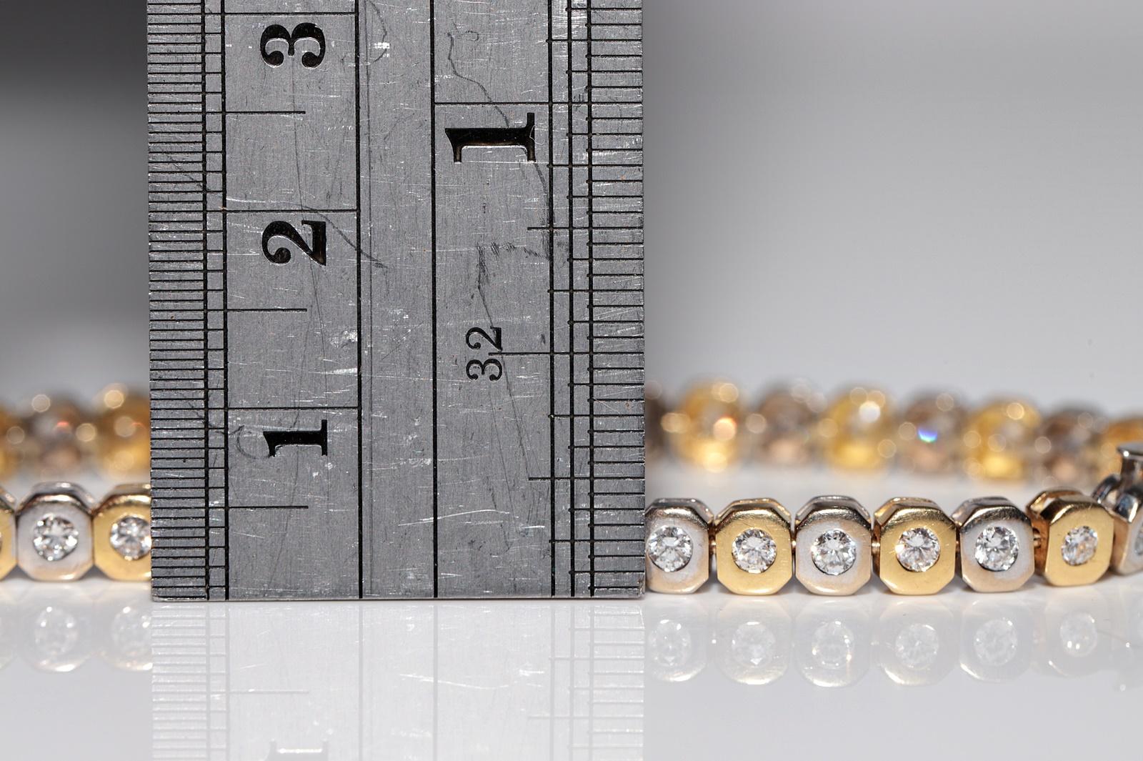Vintage Circa 1970s 18k Gold Natural Diamond Decorated Tennis Bracelet In Good Condition For Sale In Fatih/İstanbul, 34