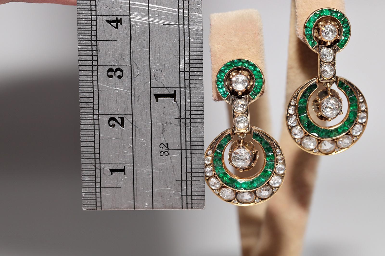 Vintage Circa 1970s 18k Gold Natural Rose Cut Diamond And Emerald Drop Earring In Good Condition For Sale In Fatih/İstanbul, 34