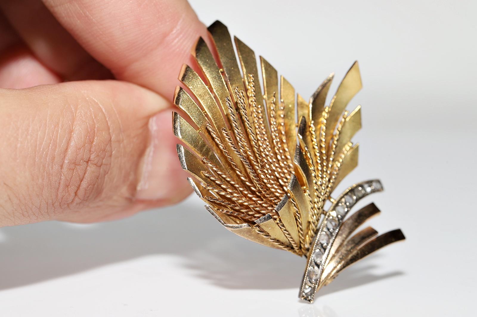 Vintage Circa 1970s 18k Gold Natural Rose Cut Diamond Leaf Style Brooch In Good Condition For Sale In Fatih/İstanbul, 34