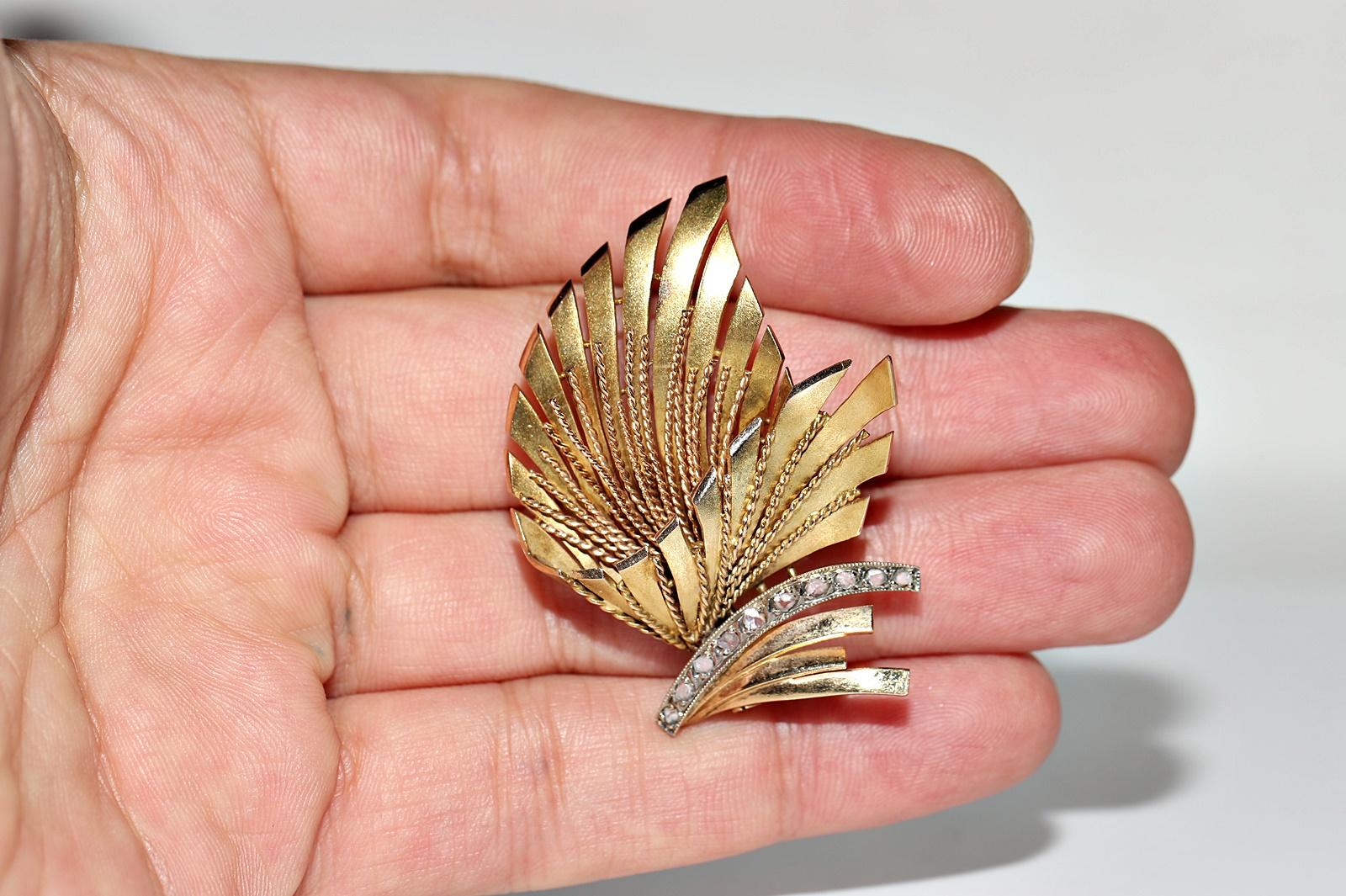 Women's Vintage Circa 1970s 18k Gold Natural Rose Cut Diamond Leaf Style Brooch For Sale