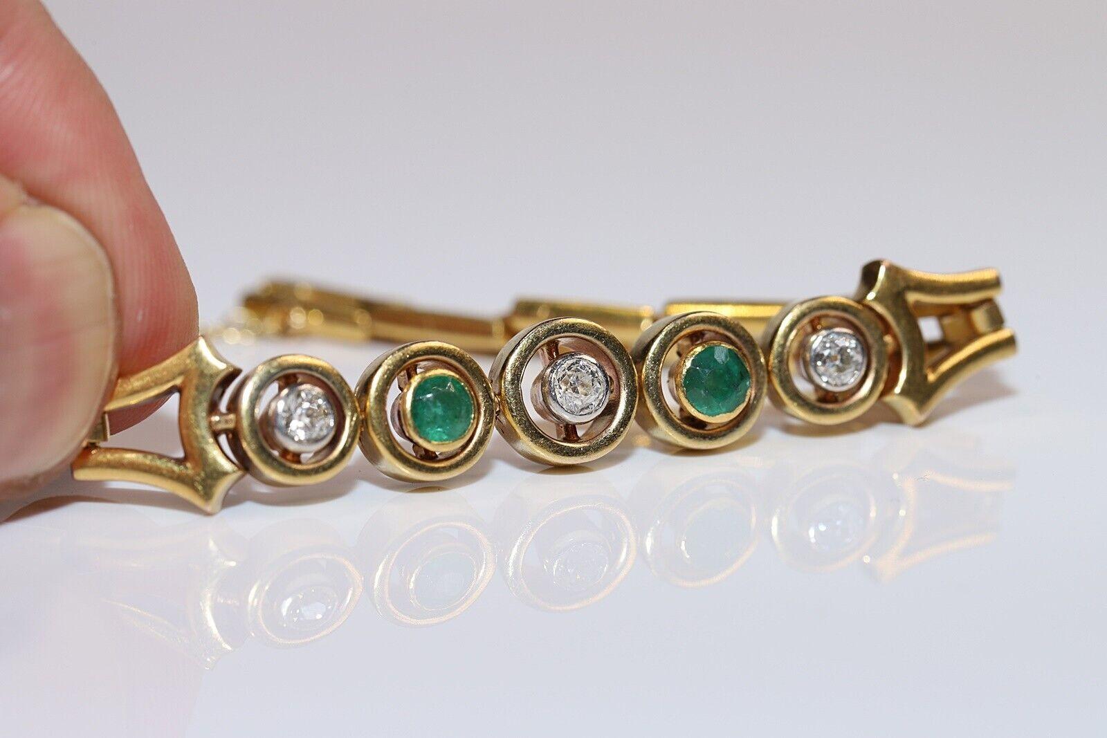 Bracelet tennis vintage des années 1970, 18 carats, diamants naturels taille ancienne et émeraudes en vente 6