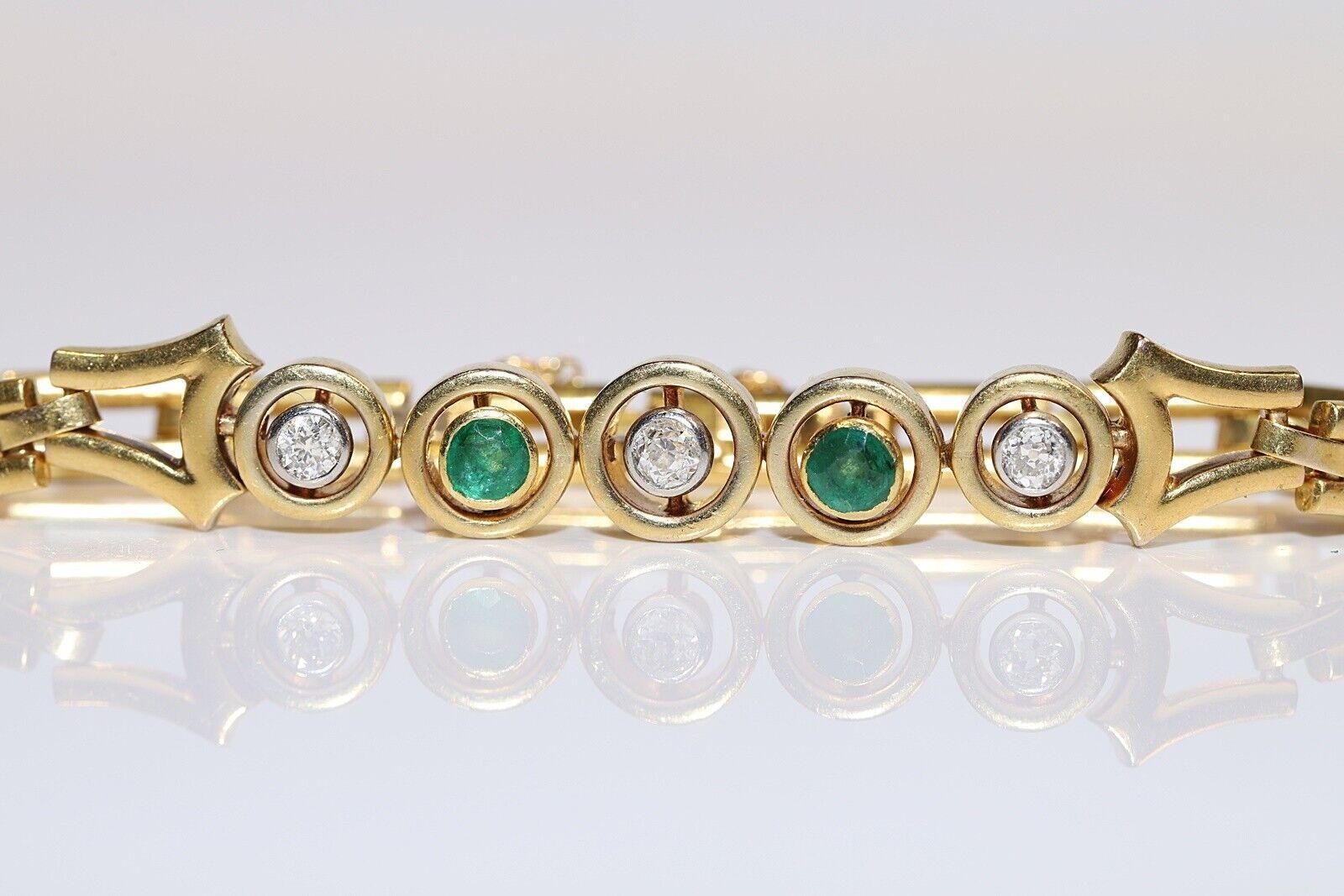 Bracciale da tennis con diamanti naturali taglio vecchio e smeraldi, vintage, CIRCA ANNI '70, 18 carati In condizioni buone in vendita a Fatih/İstanbul, 34