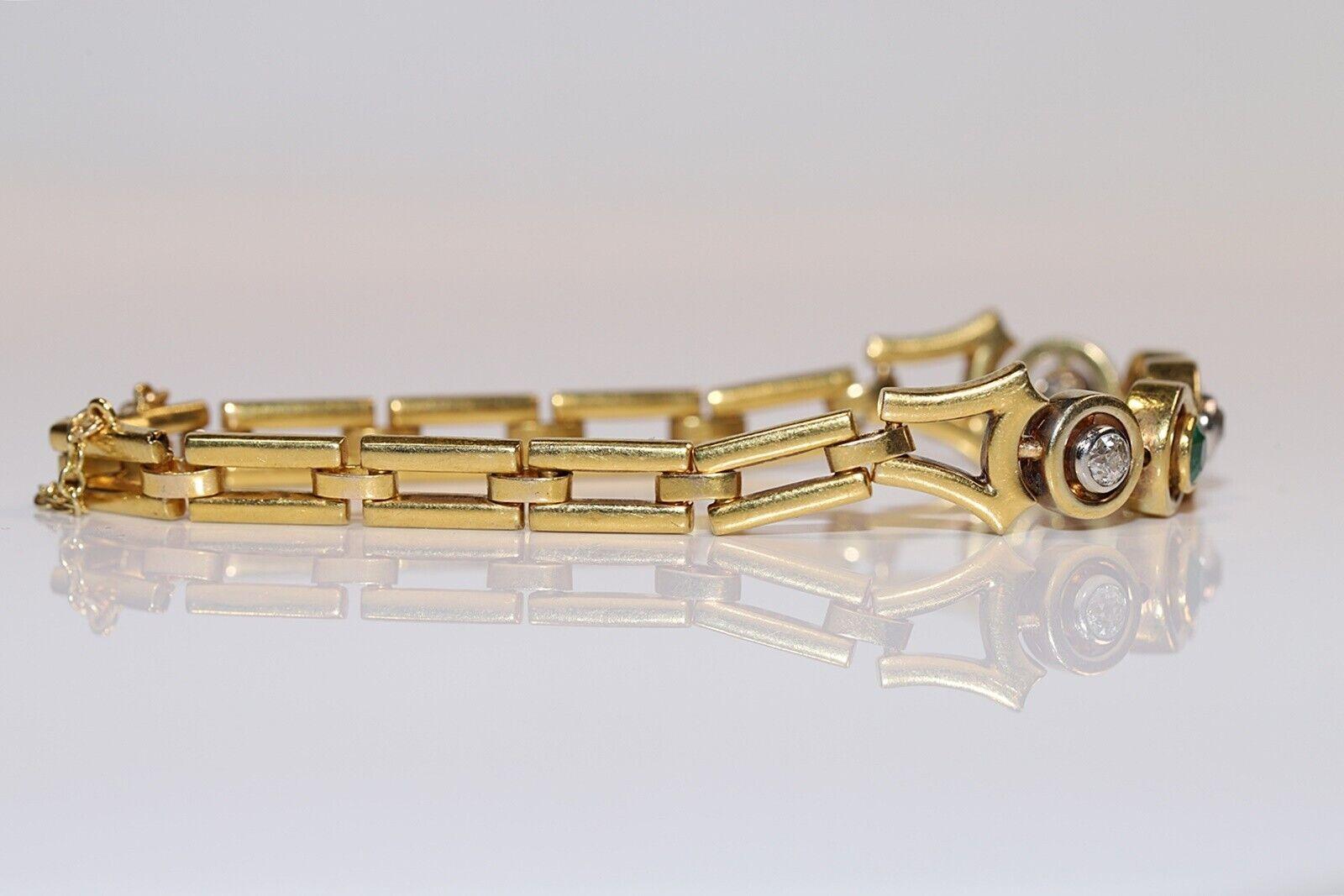 Bracelet tennis vintage des années 1970, 18 carats, diamants naturels taille ancienne et émeraudes en vente 3