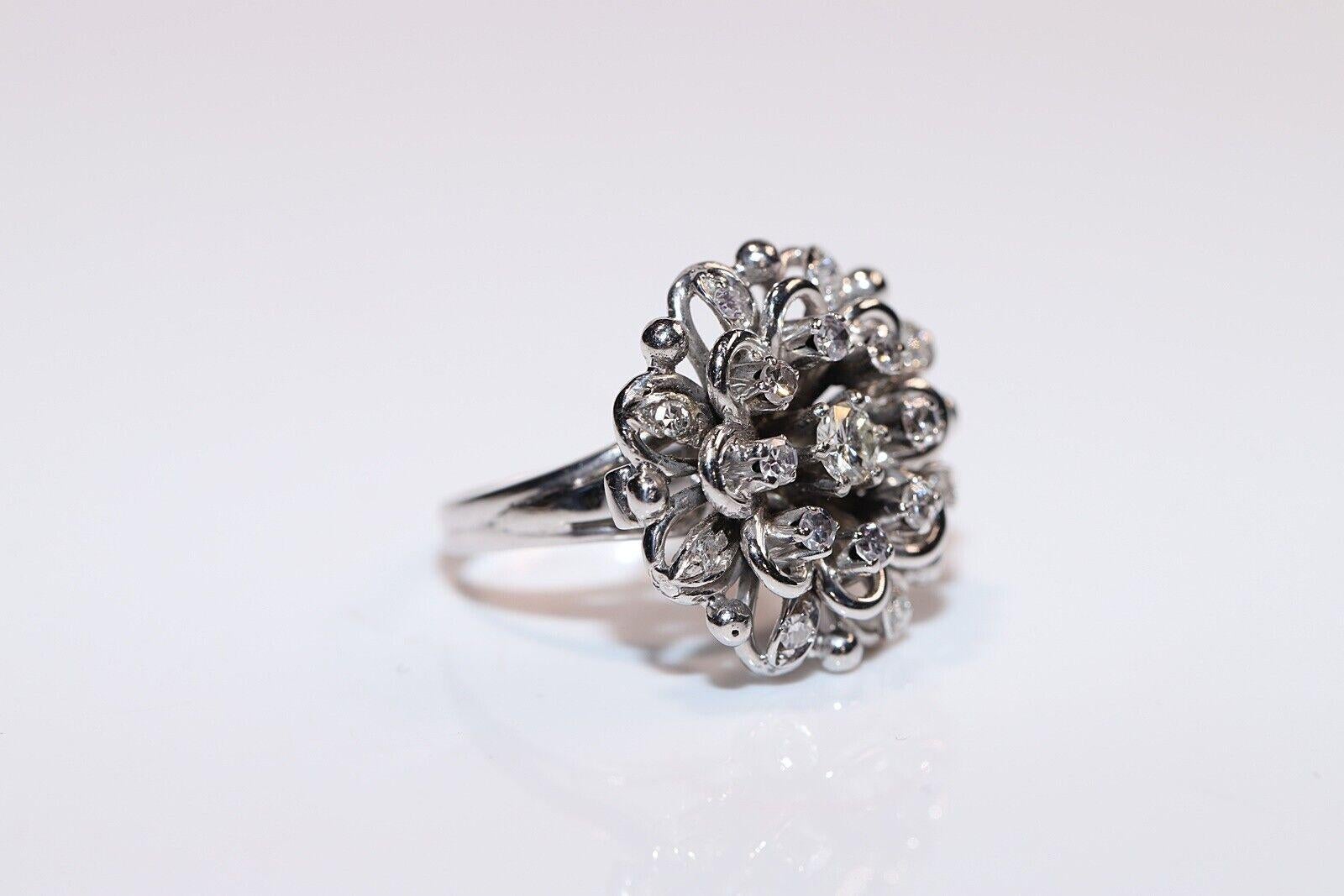 Vintage Circa 1970er Jahre 18k Weißgold natürlicher Diamant-Dekorierter Ring Damen im Angebot