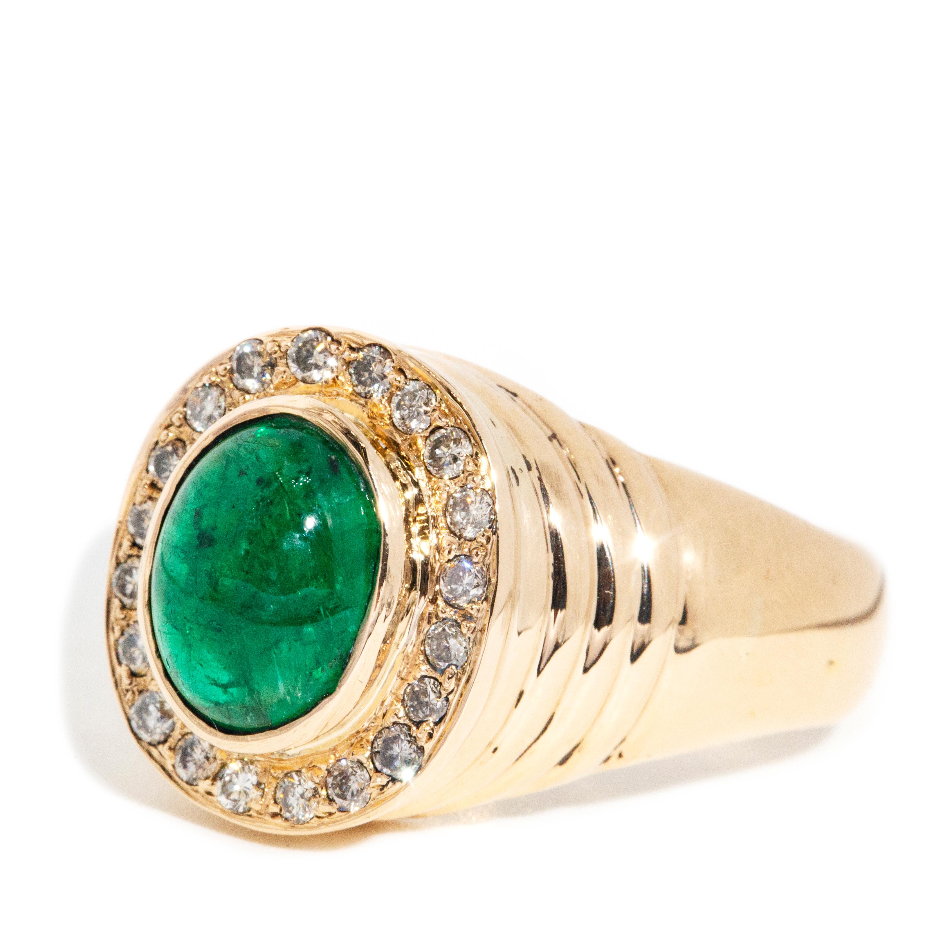 Women's Vintage Circa 1970s 2.51 Carat Emerald Cabochon & Diamond Ring 18 Carat Gold For Sale
