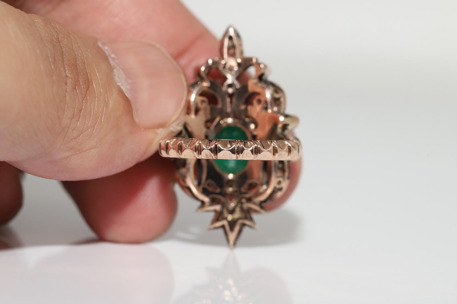 Vintage Circa 1970s 8k Gold Natural Diamond And Emerald Decorated Navette Ring In Good Condition For Sale In Fatih/İstanbul, 34
