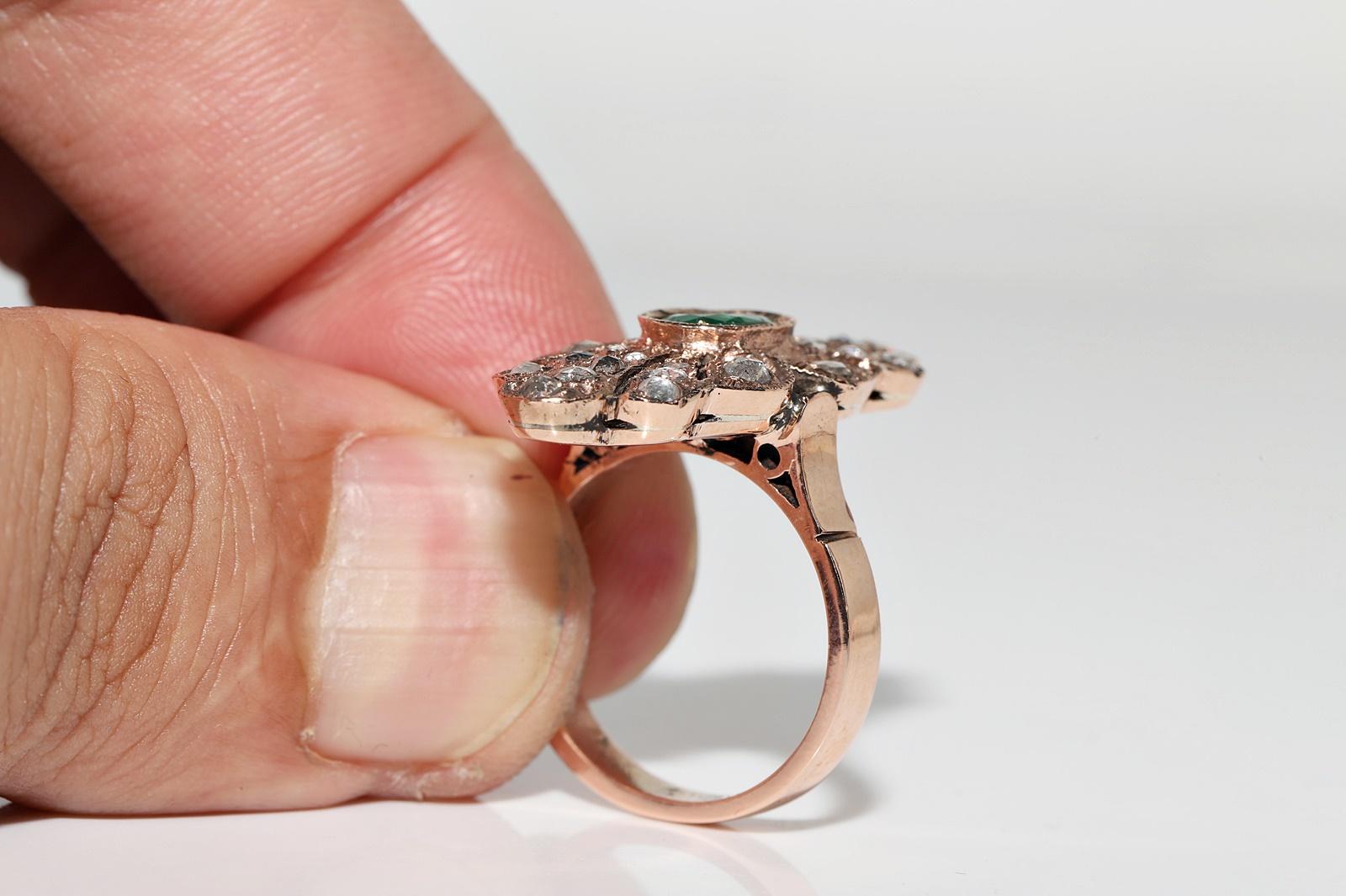 Vintage CIRCA 1970s 8k Gold Natürliche Rose Cut Diamant und Smaragd Navette Ring (Retro) im Angebot