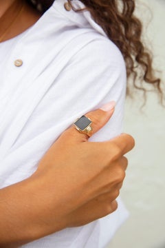 Vintage circa 1970s 9 Carat Gold Flat Buff Top Rectangular Onyx Signet Ring