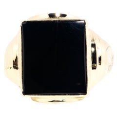 Vintage Circa 1970 Or 9 Carat Flat Buff Top Rectangulaire Onyx Signet Ring