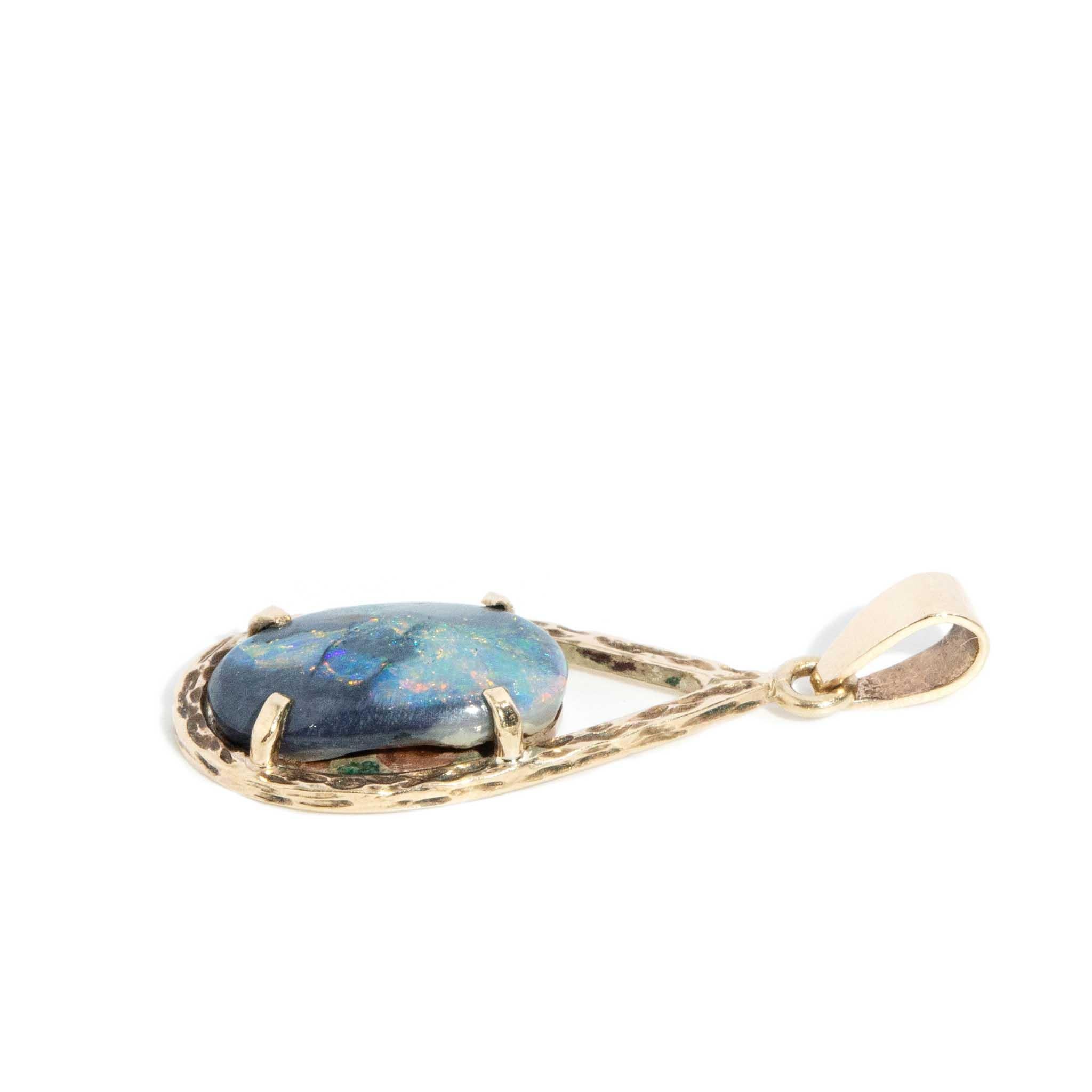 Vintage Circa 1970s Australian Black Opal Pendant 9 Carat Gold In Good Condition For Sale In Hamilton, AU