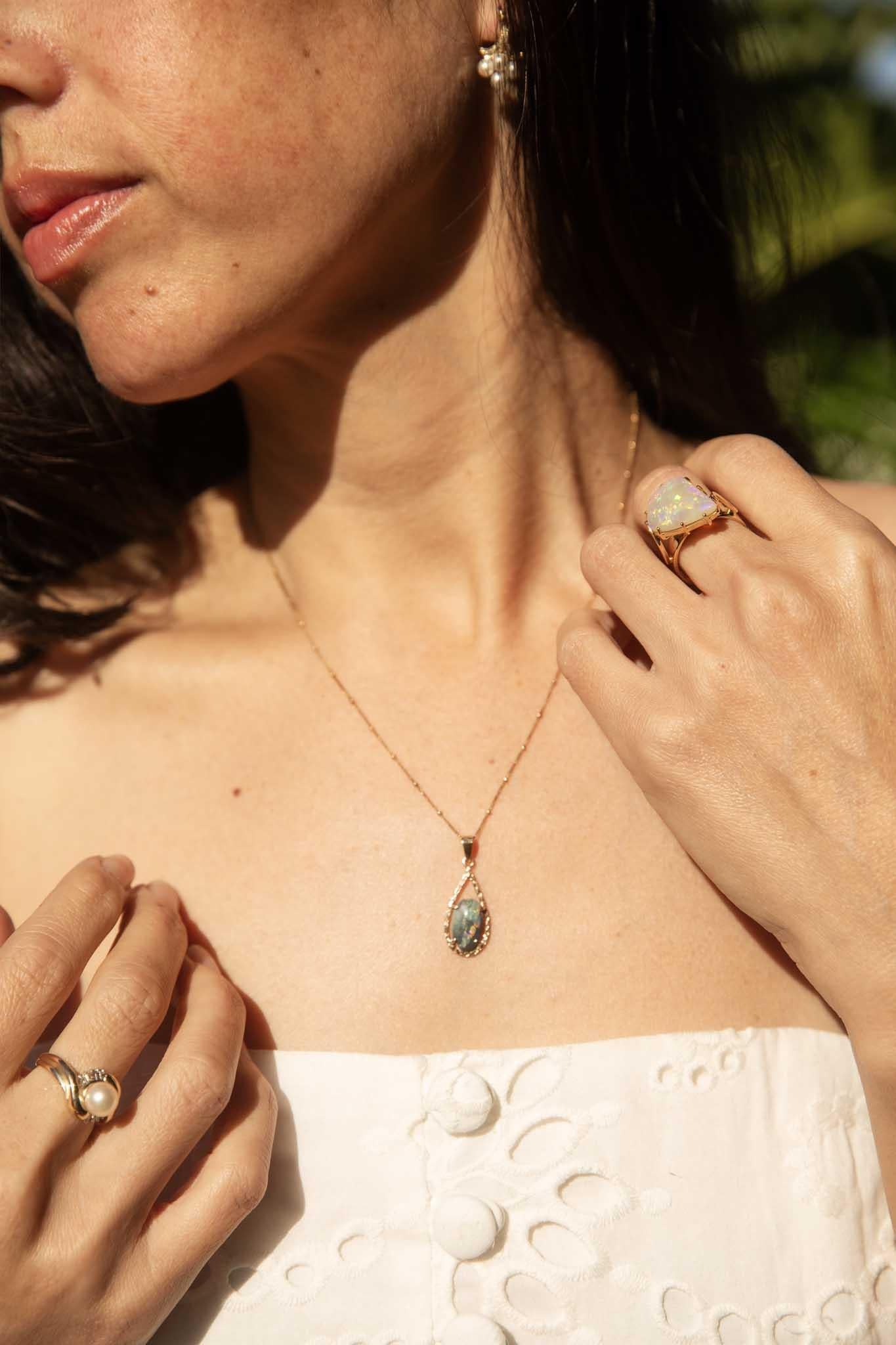 Vintage Circa 1970s Australian Black Opal Pendant 9 Carat Gold For Sale 2
