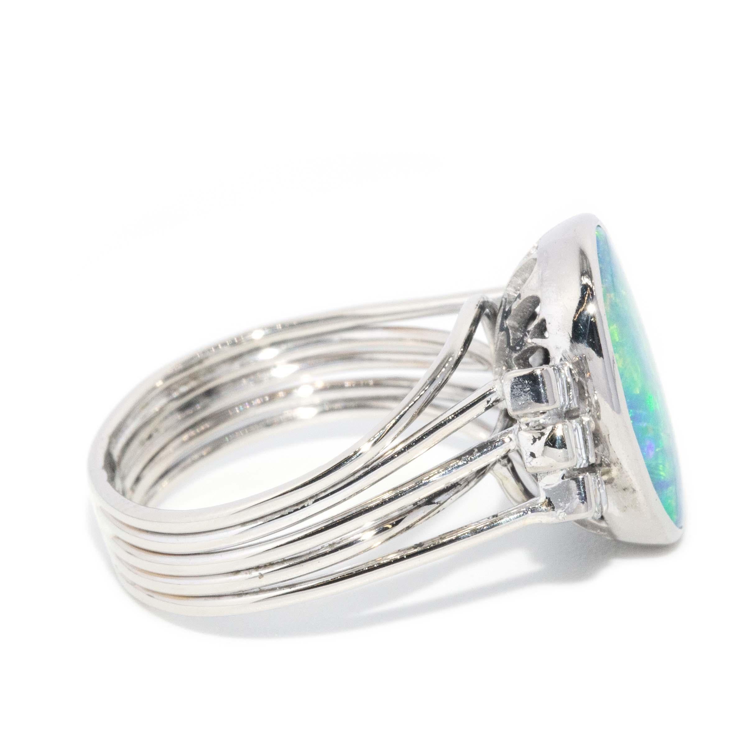 Vintage CIRCA 1970er Schwarzer Opal & Diamantring 18 Karat Weißgold im Angebot 1