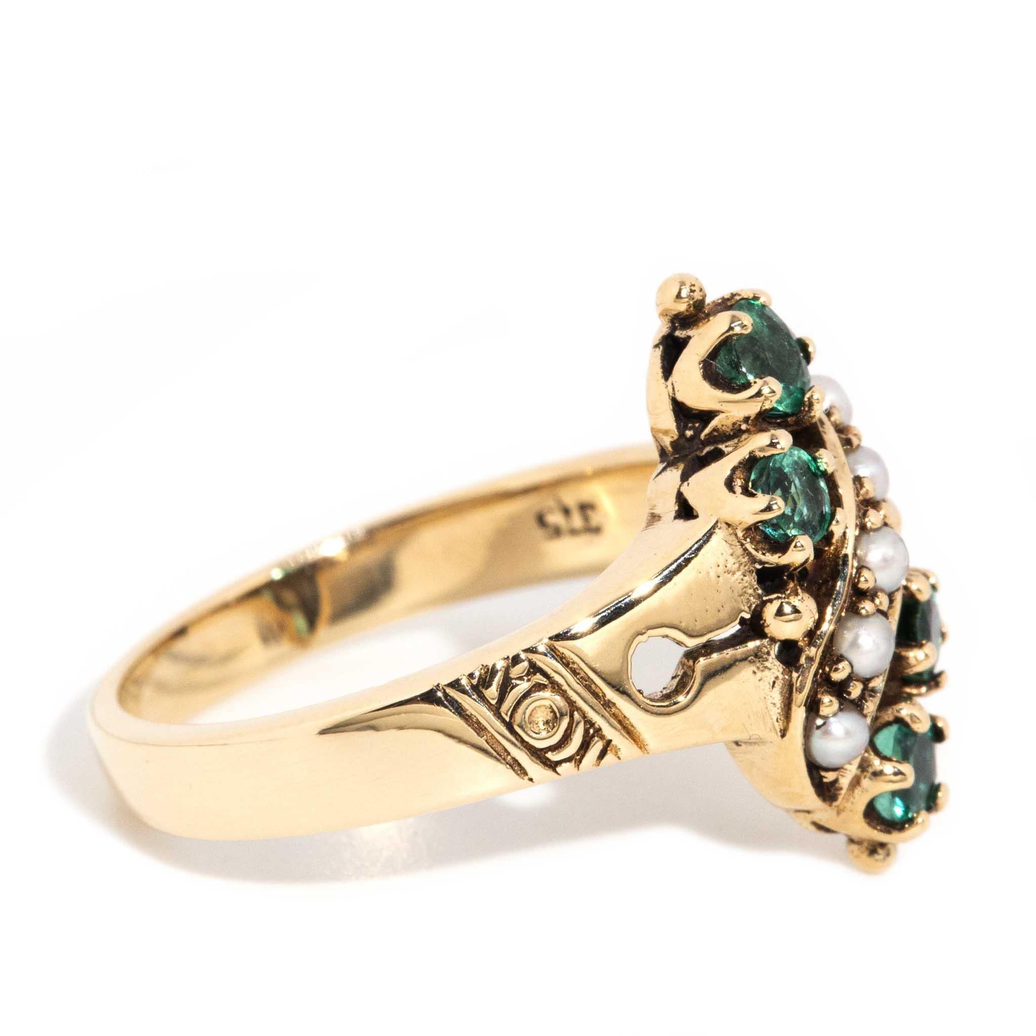 Vintage Circa 1970s Bright Emerald & Seed Pearl Ring 9 Carat Yellow Gold For Sale 1