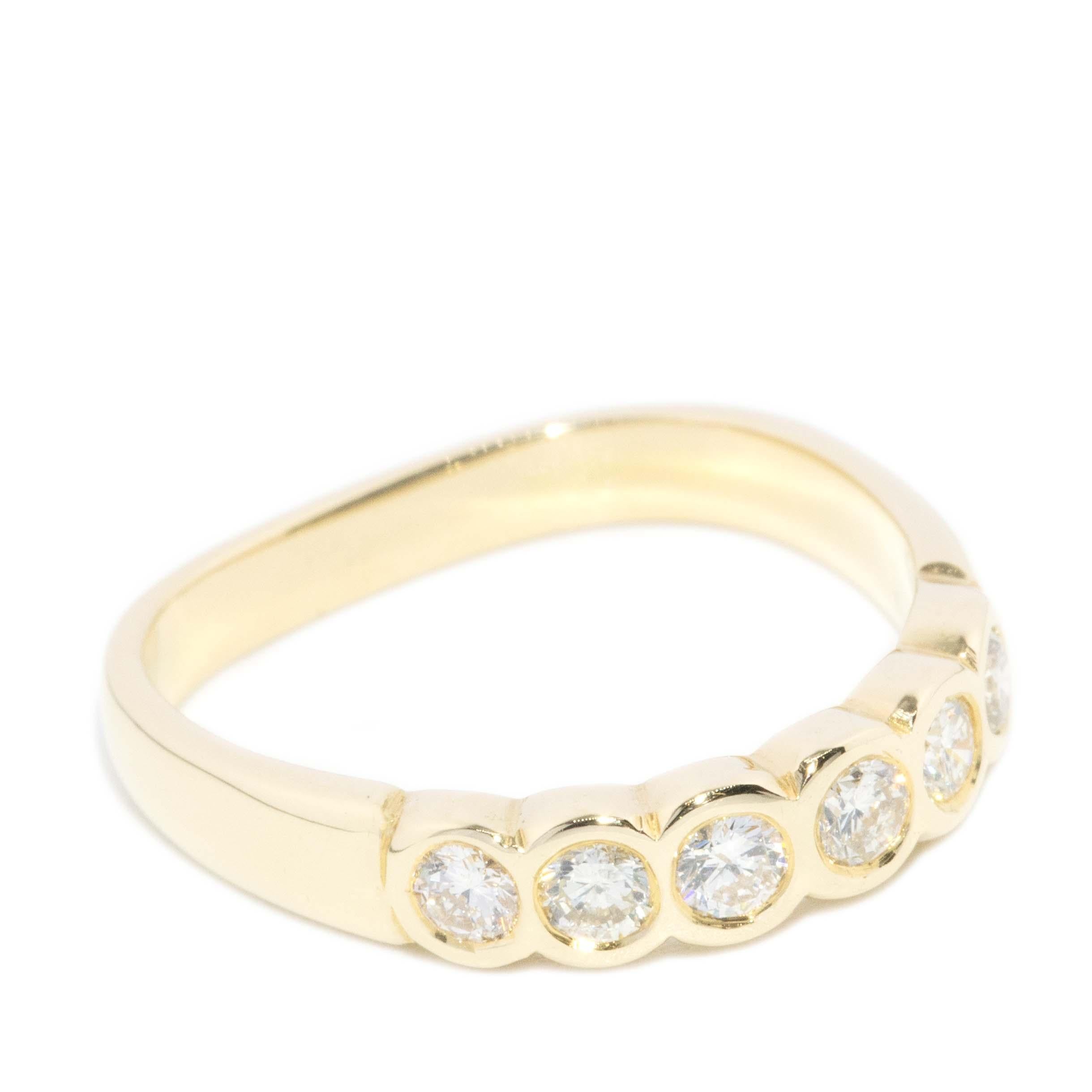 Vintage CIRCA 1970s Brillant Diamant Fünf Stein Ring 18 Karat Gelbgold im Angebot 5