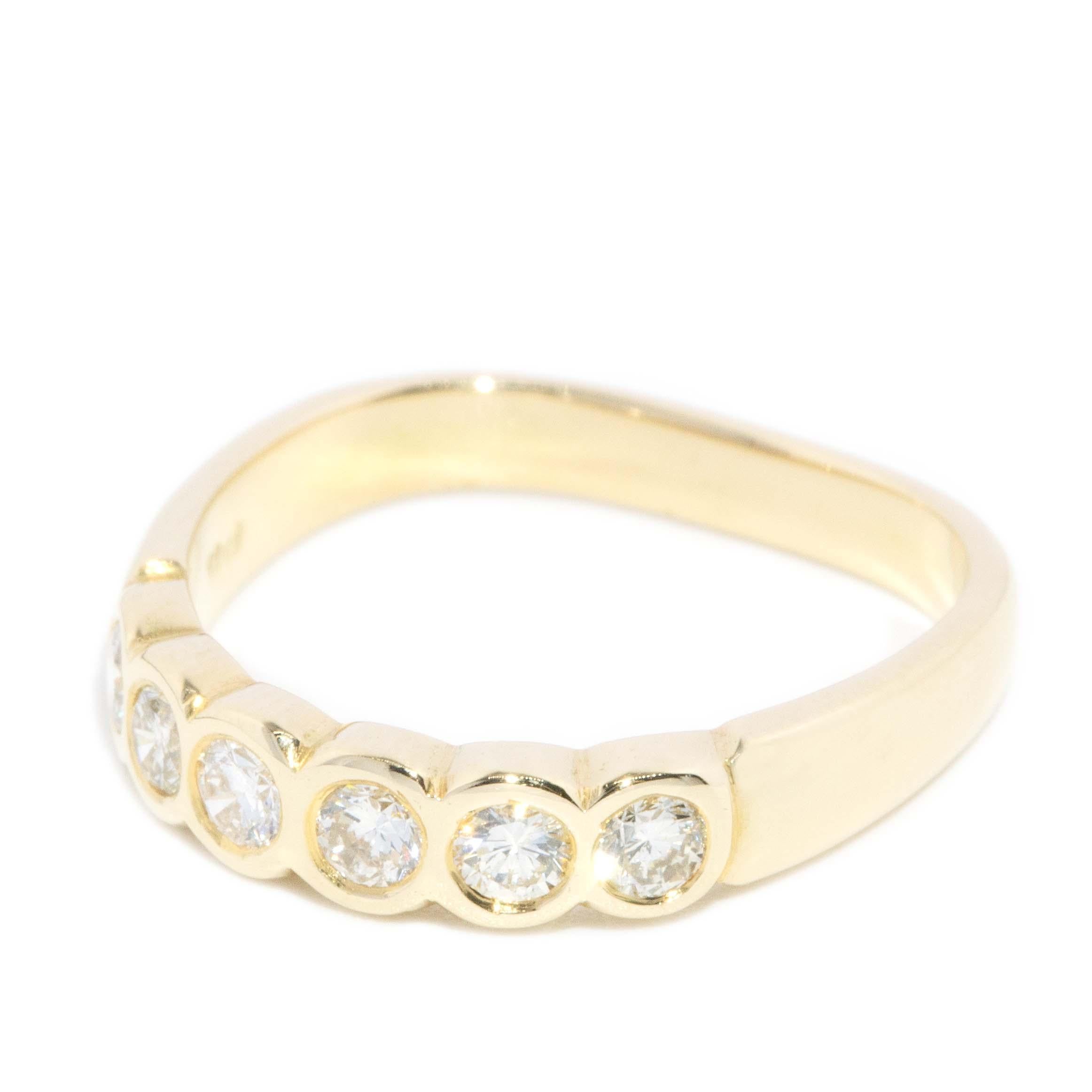 Vintage CIRCA 1970s Brillant Diamant Fünf Stein Ring 18 Karat Gelbgold (Moderne) im Angebot