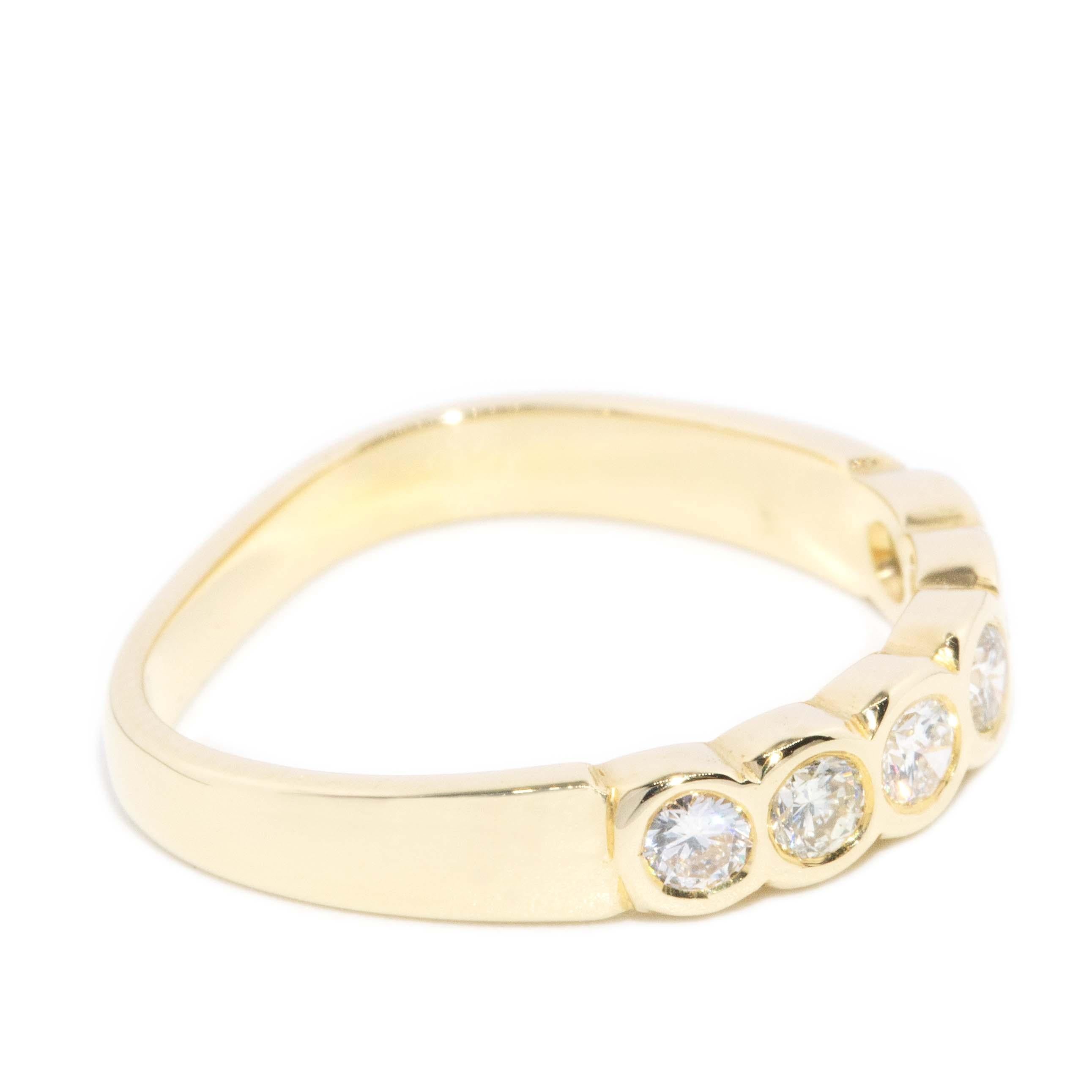 Vintage CIRCA 1970s Brillant Diamant Fünf Stein Ring 18 Karat Gelbgold im Zustand „Gut“ im Angebot in Hamilton, AU