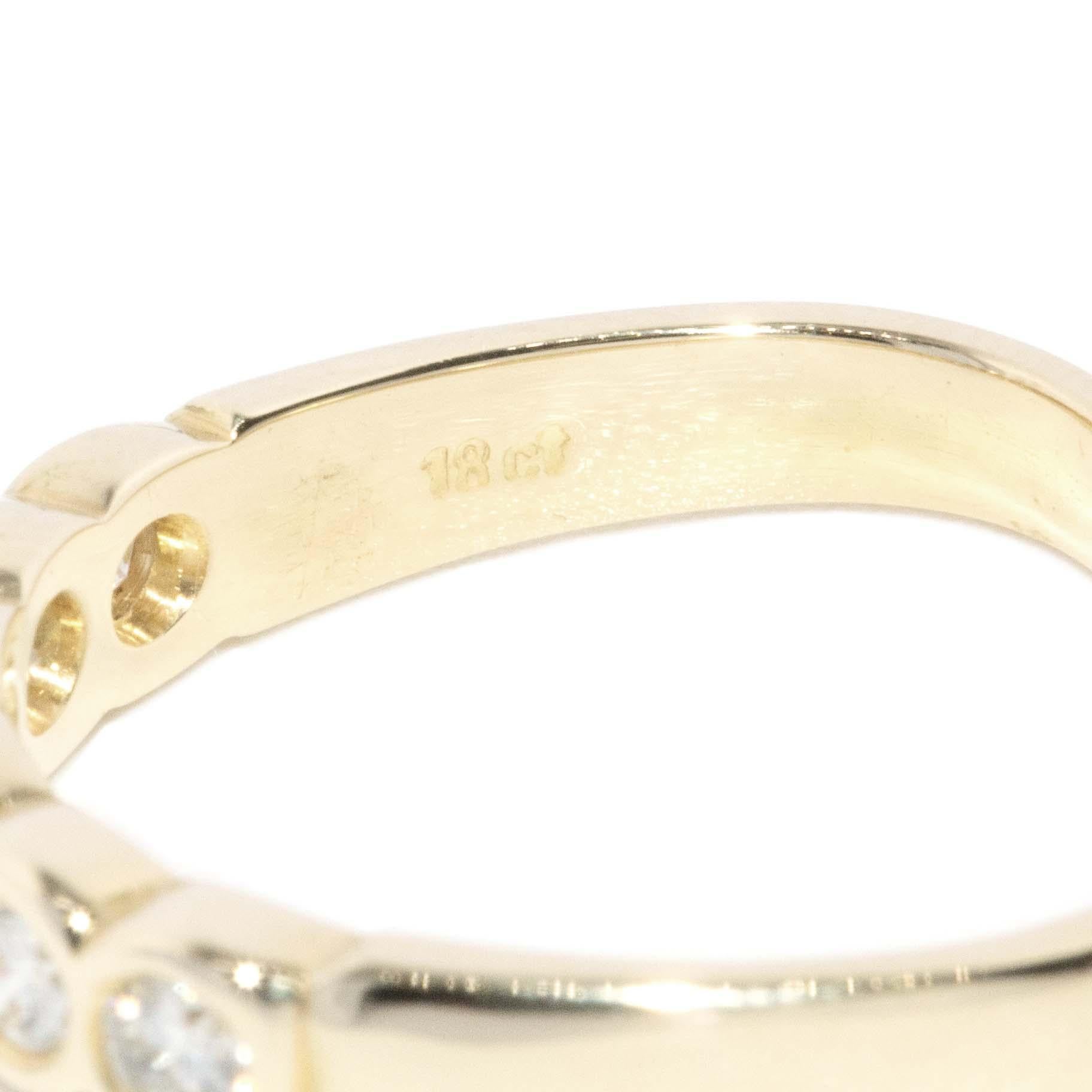Vintage CIRCA 1970s Brillant Diamant Fünf Stein Ring 18 Karat Gelbgold im Angebot 3