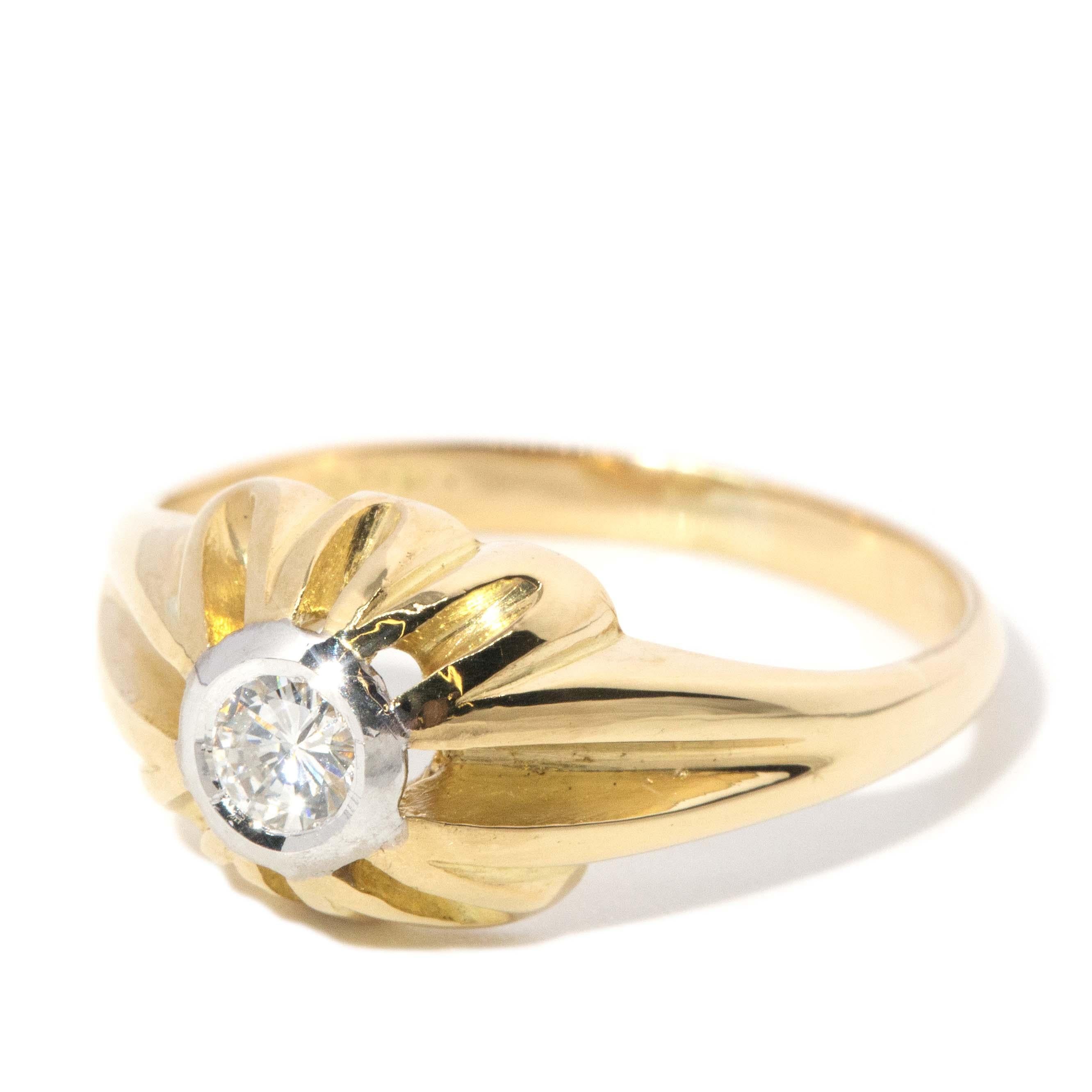 Anillo Gitano Vintage Circa 1970 Diamantes Oro Amarillo 18 Quilates Moderno en venta