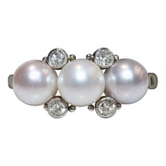 Vintage Circa 1970s handcrafted 14k Gold Natural Diamond And Pearl Ring