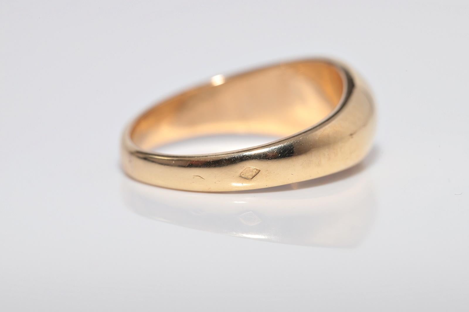Vintage Circa 1970s Handcrafted 18k Gold Natural Diamond Solitaire Ring (Bague solitaire en or 18k avec diamant naturel) en vente 6