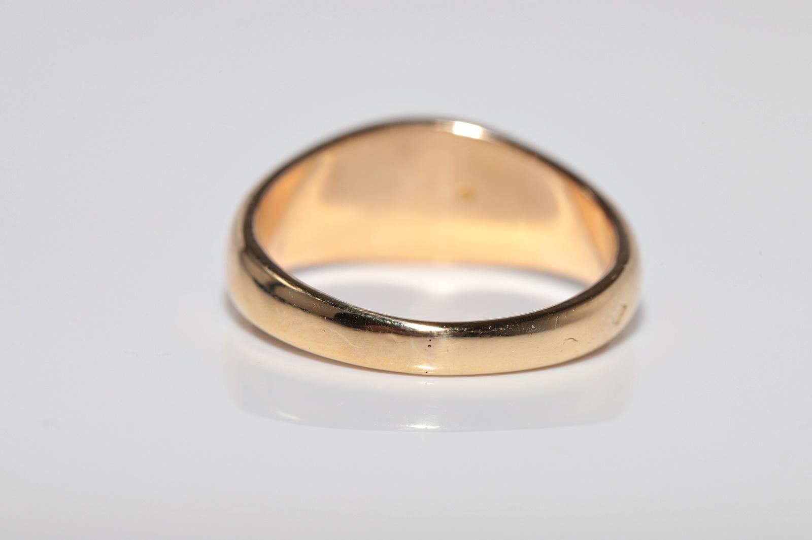 Vintage Circa 1970s Handcrafted 18k Gold Natural Diamond Solitaire Ring (Bague solitaire en or 18k avec diamant naturel) en vente 9