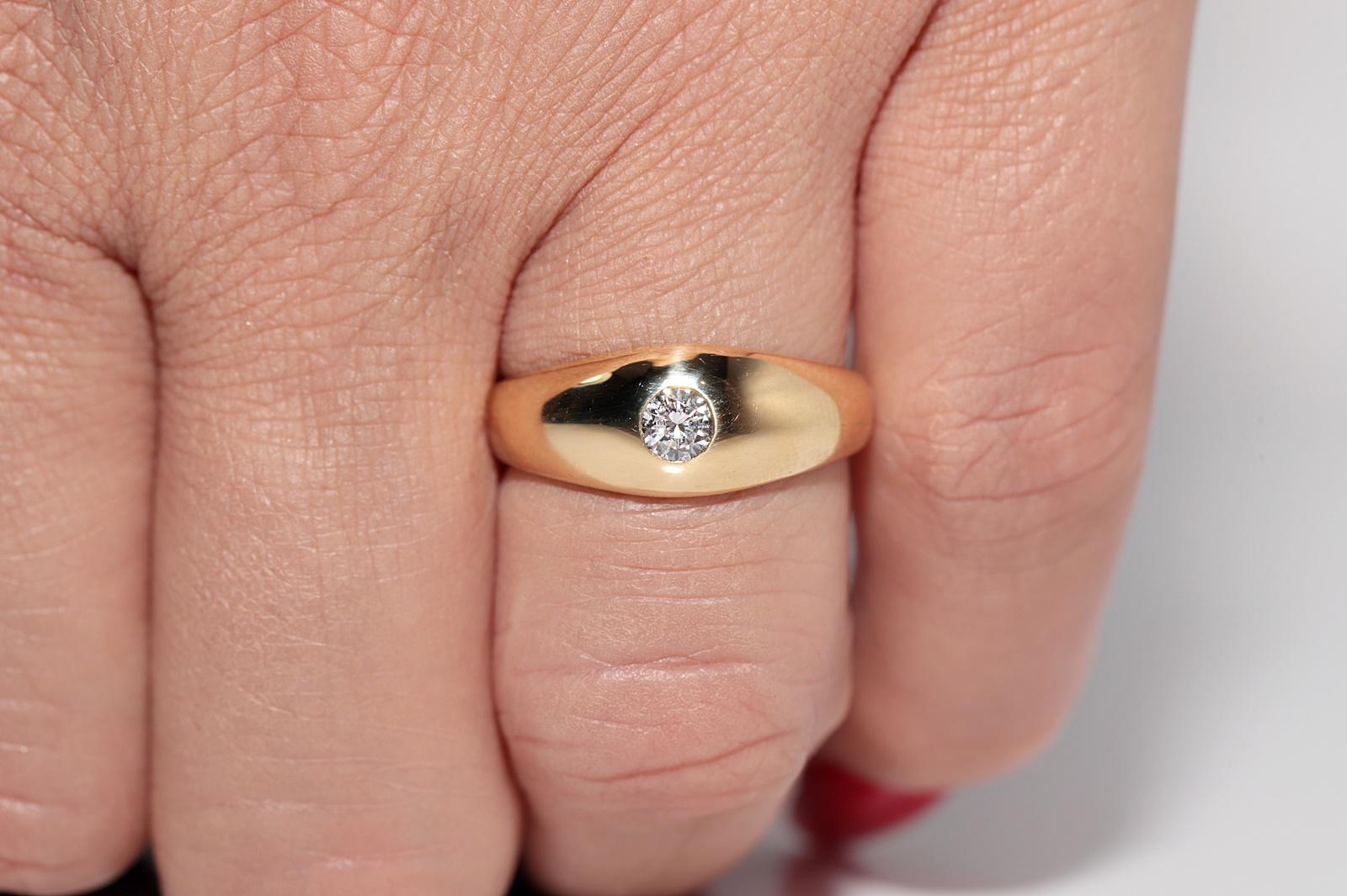 Vintage Circa 1970s Handcrafted 18k Gold Natural Diamond Solitaire Ring (Bague solitaire en or 18k avec diamant naturel) Bon état - En vente à Fatih/İstanbul, 34