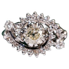 Vintage Circa 1970s Anillo Artesanal de Platino Decorado con Diamantes Naturales