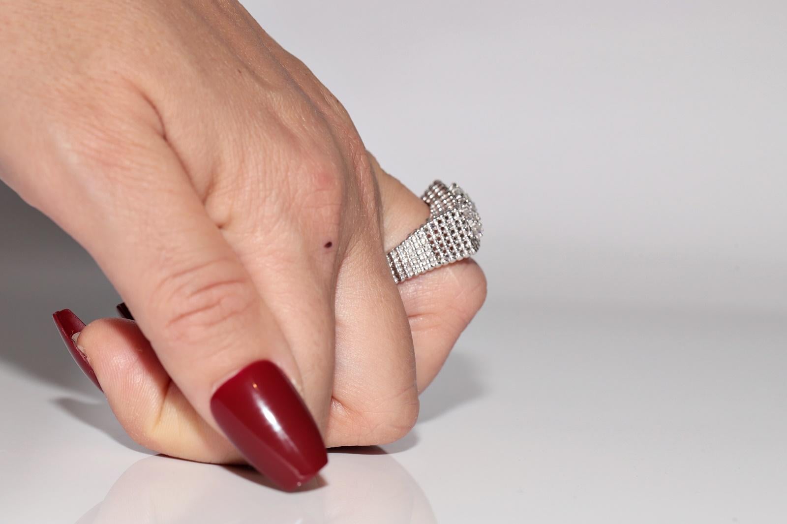 Vintage CIRCA 1970er Jahre Handgefertigt 18k Weißgold Natürlicher Diamant Starker Ring im Angebot 10
