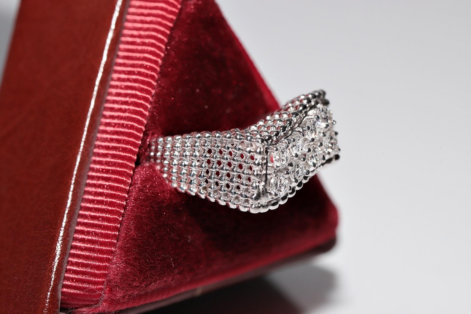 In sehr gutem Zustand.
Insgesamt ist Diamant 0,60 ct.
Der Diamant hat F-G Farbe und vvs-vs Klarheit.
Ringgröße ist US 7
Das Gesamtgewicht beträgt 7,9 Gramm. 
Wir können jede Größe herstellen.
Die Box ist nicht enthalten.
Bitte kontaktieren Sie uns