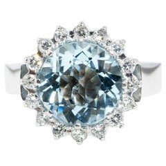 Vintage Circa 1970s Light Blue Aquamarine & Diamond Ring 18 Carat White Gold