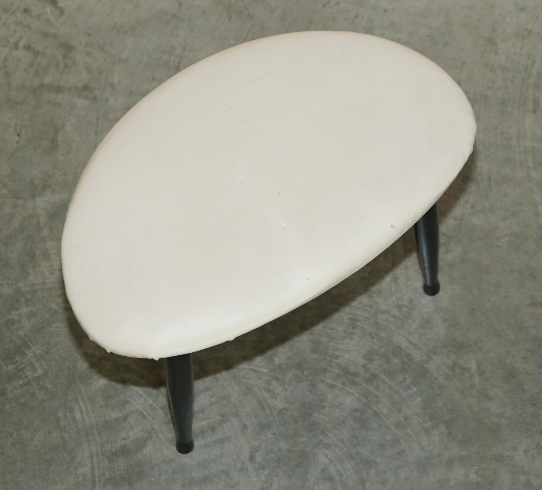 We are delighted to offer for sale this vintage mid century modern kidney shaped side table in the G-Plan style

A nice small utilitarian table, ideally suited for a glass of wine and picture frame

We have deep cleaned, hand condition waxed and