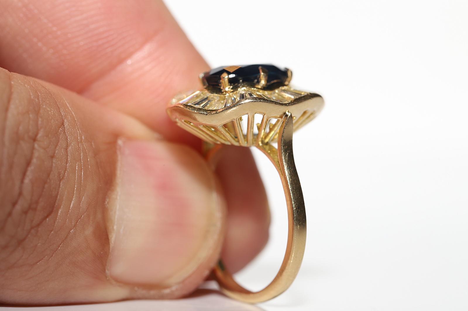 Vintage Circa 1970er Jahre Cluster-Ring mit natürlichem Diamanten im Baguetteschliff und Saphiren 4