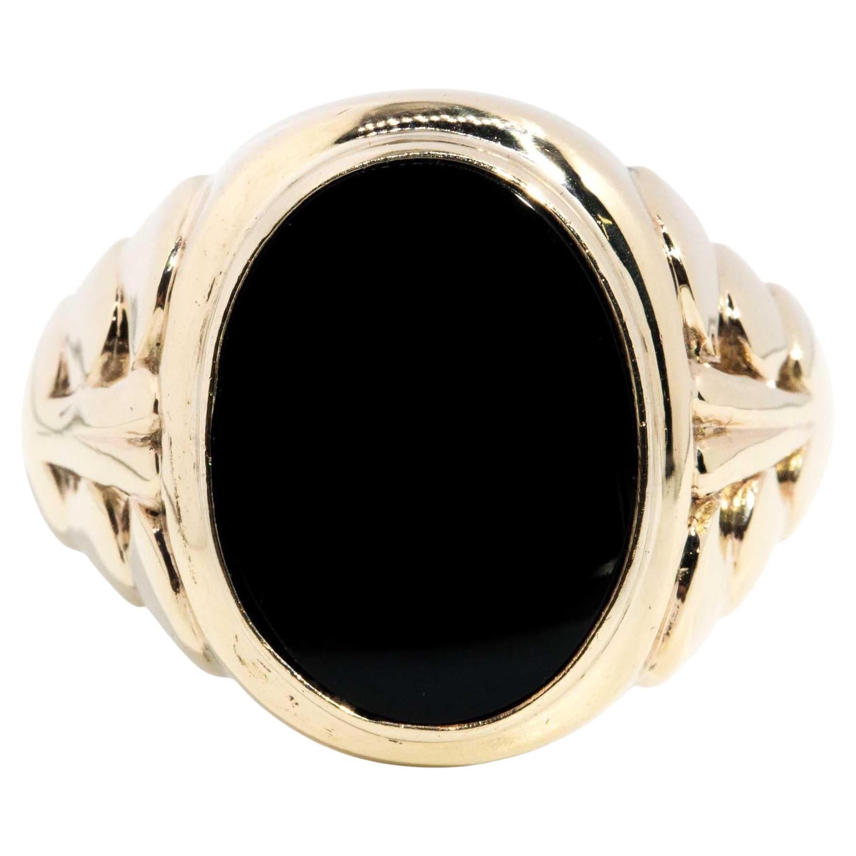 Vintage Circa 1970s Oval Onyx Ring 9 Carat Yellow Gold