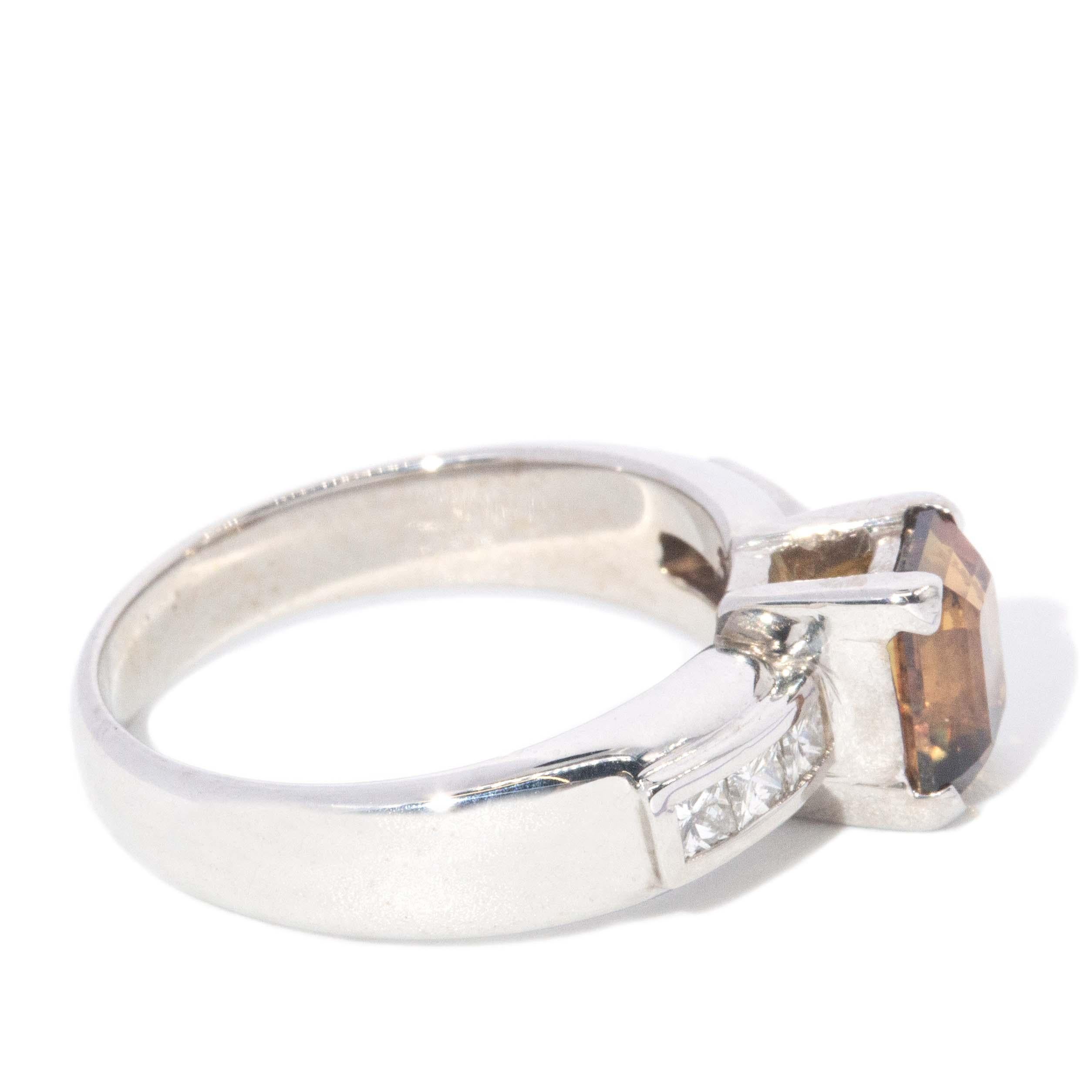 Vintage Circa 1970er Jahre Parti Saphir & Diamant-Ring 18 Karat Weißgold im Zustand „Gut“ im Angebot in Hamilton, AU